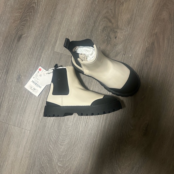 Other - ZARA Kids Black and Cream Boots size 9